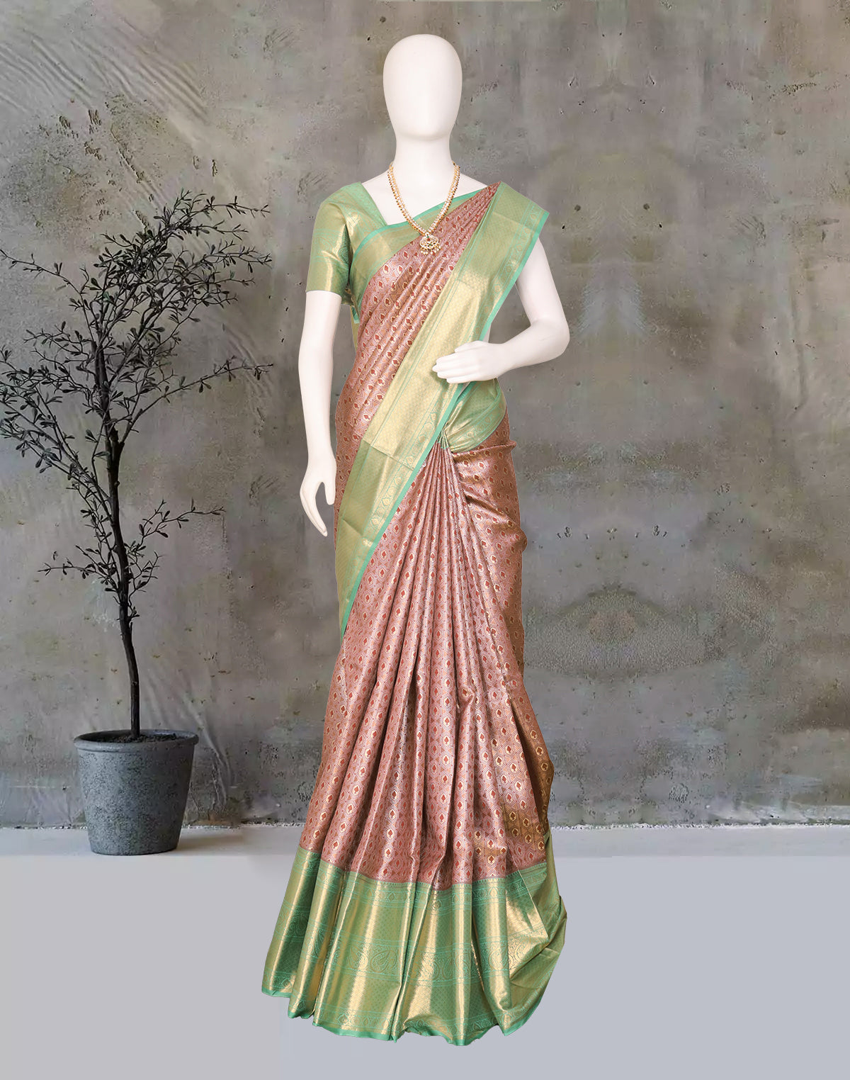 Double Shaded Floral Motifs Maroon Tissue Jaal Kanchi Padiya Pattu Silk Saree