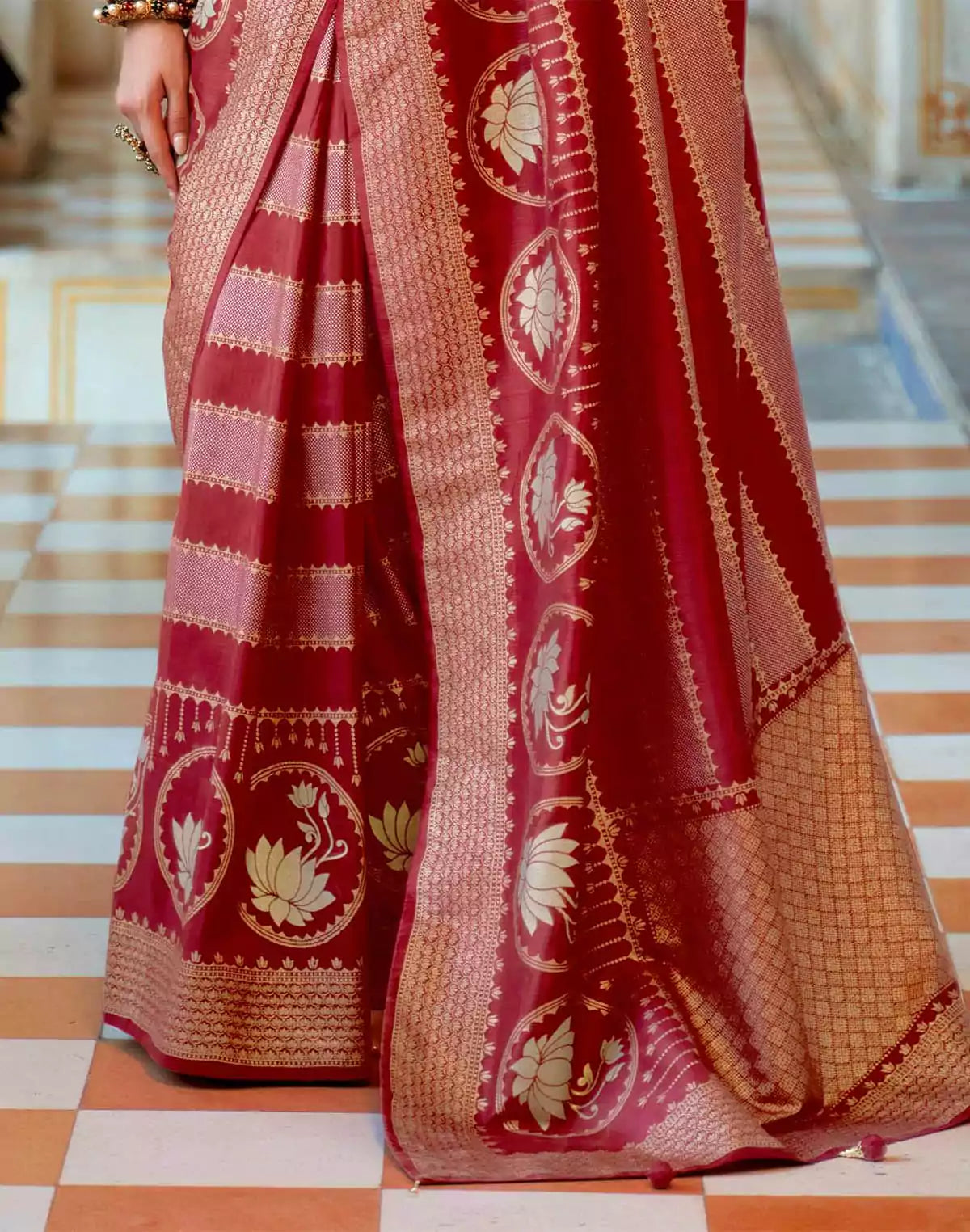 Image of Graceful Maroon Floral Banaras Silk Fancy Saree