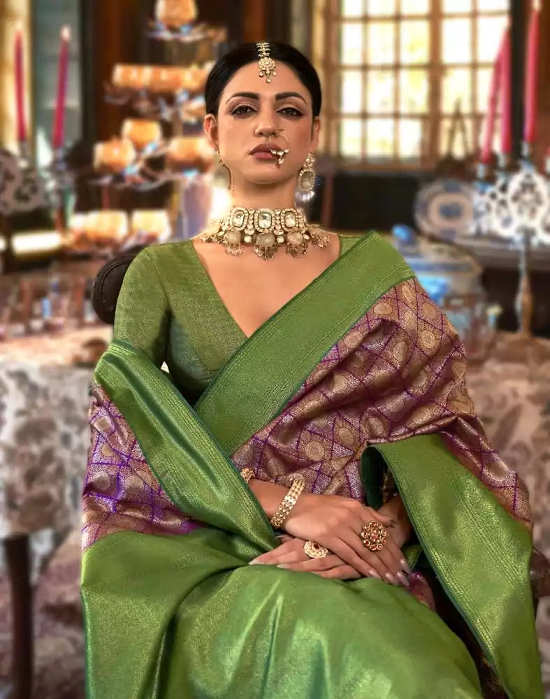 Image of Symmetrical Magenta Geometric Soft Silk Saree