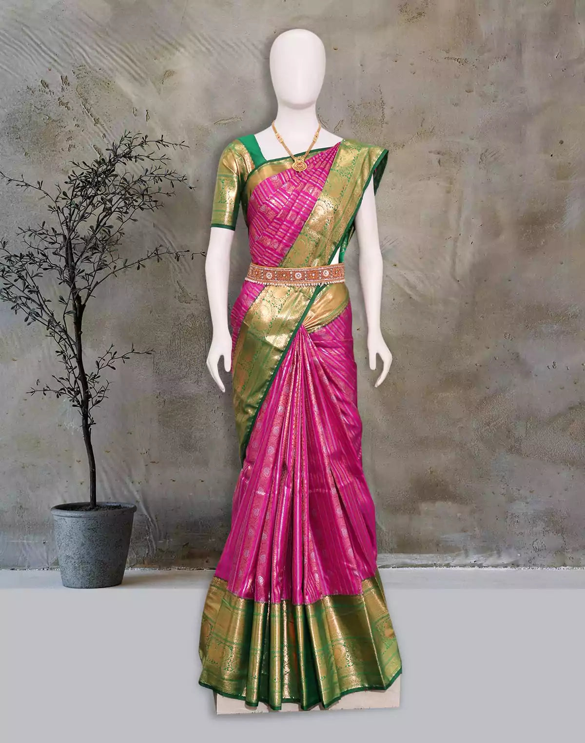 Image of Pink Floral Silver and Golden Zari skut Border Saree