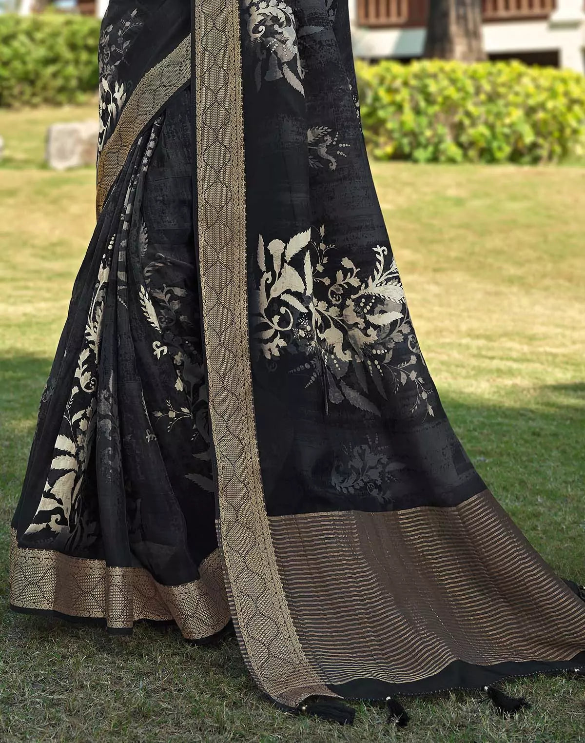 Image of Black Coloured Ethnic Motifs Dola Silk Saree