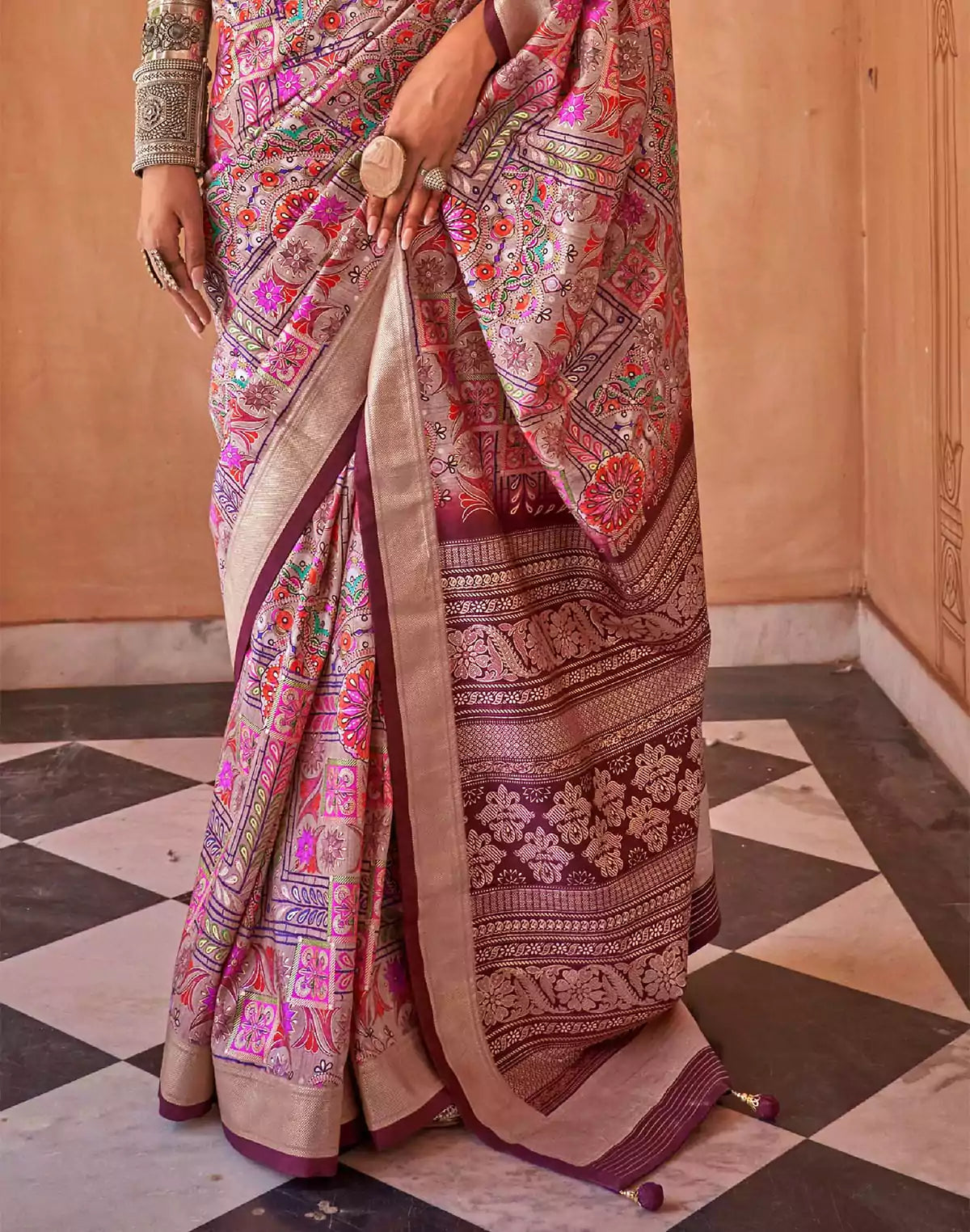 Image of Stylish Pink Coloured Soft Silk Saree