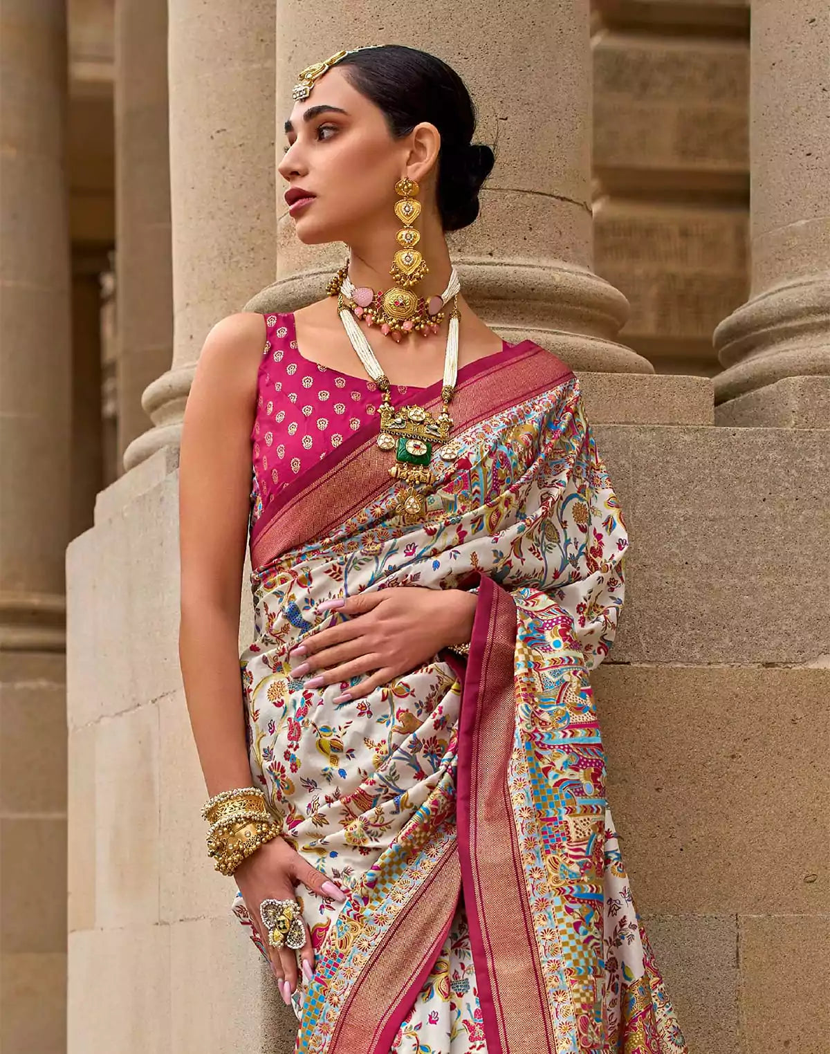 Image of Cream Handloom Woven Kalamkari Print Patola Saree