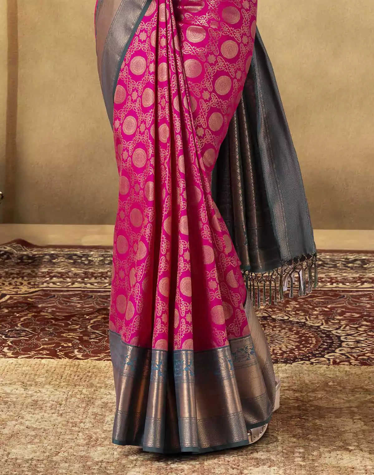 Image of Extraordinary Pink Floral Soft Banaras Skut Border Saree