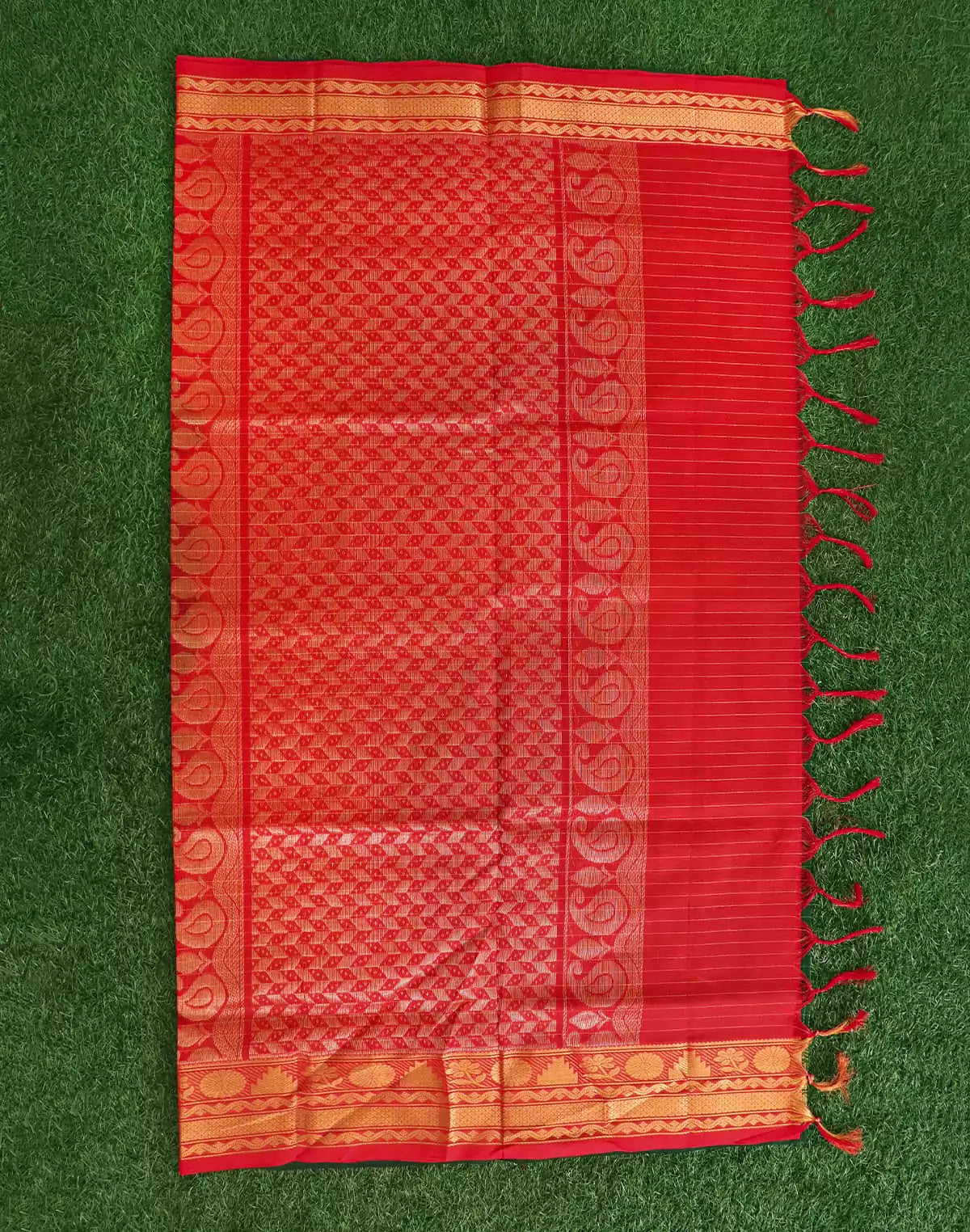 Image of Bottle Green Pure Venkatagiri Sico Checks Cotton Saree