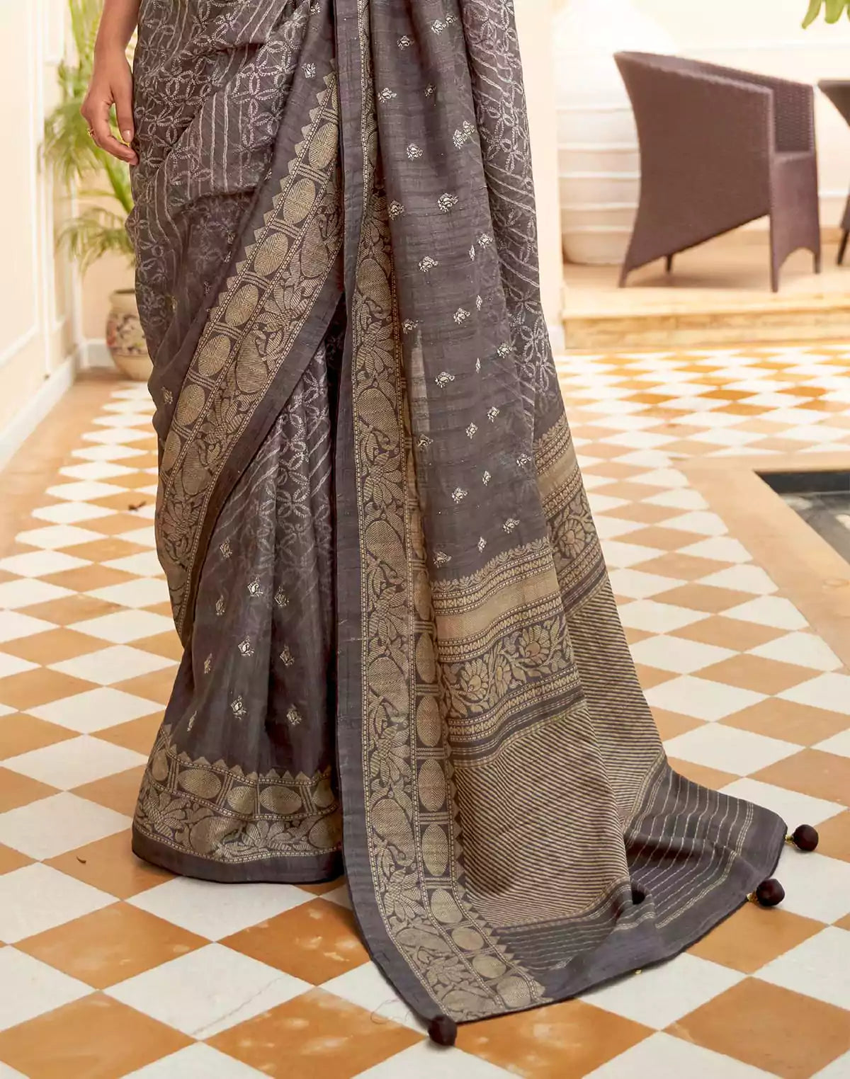 Image of Grey Floral Jute Silk Fancy Saree