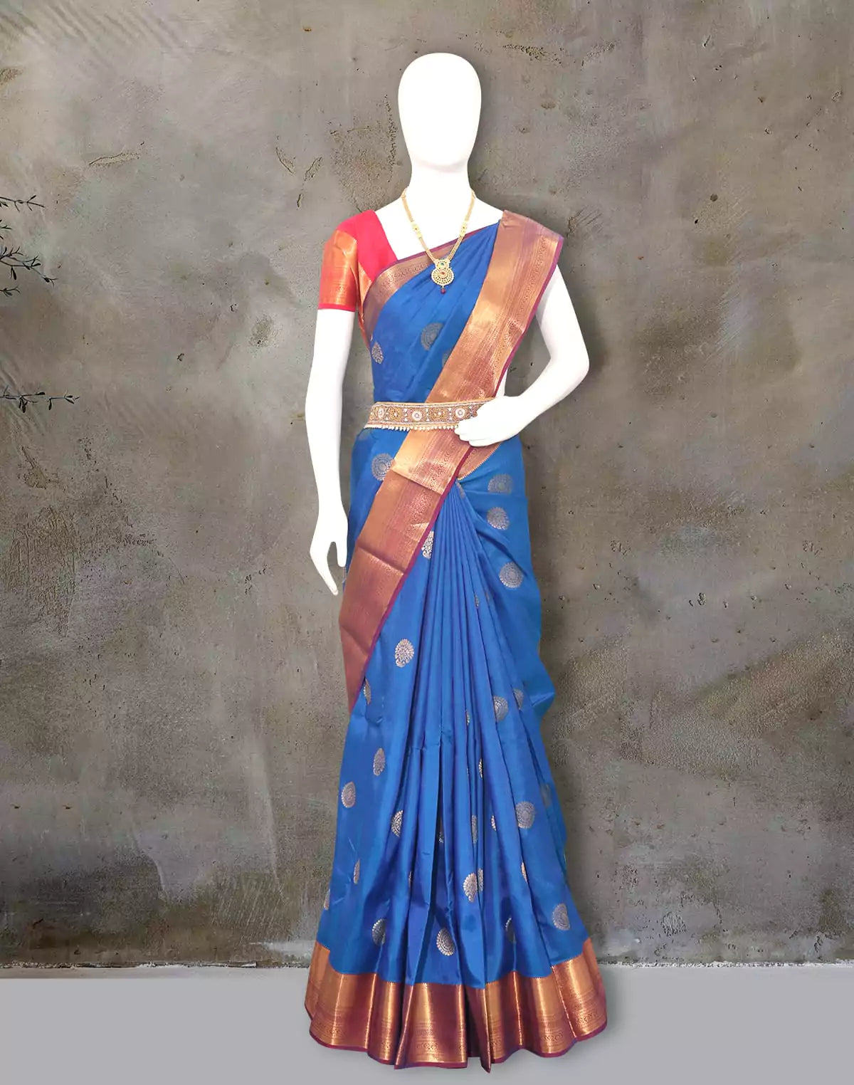 Image of Royal Blue and Red Color Kanchi Pattu Saree