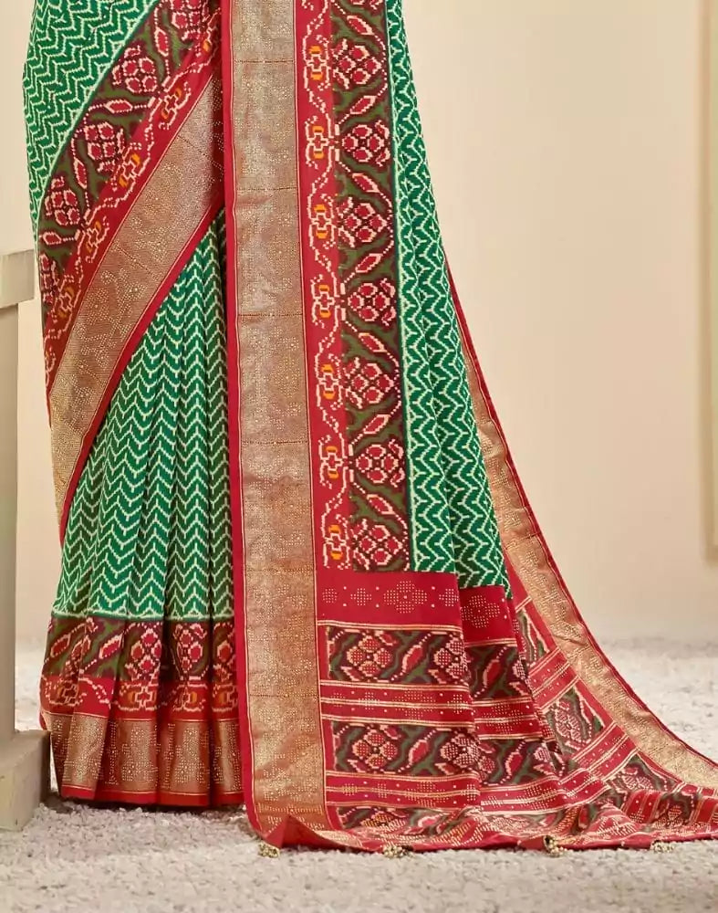 Image of Green Chevron Pattern Patola Saree