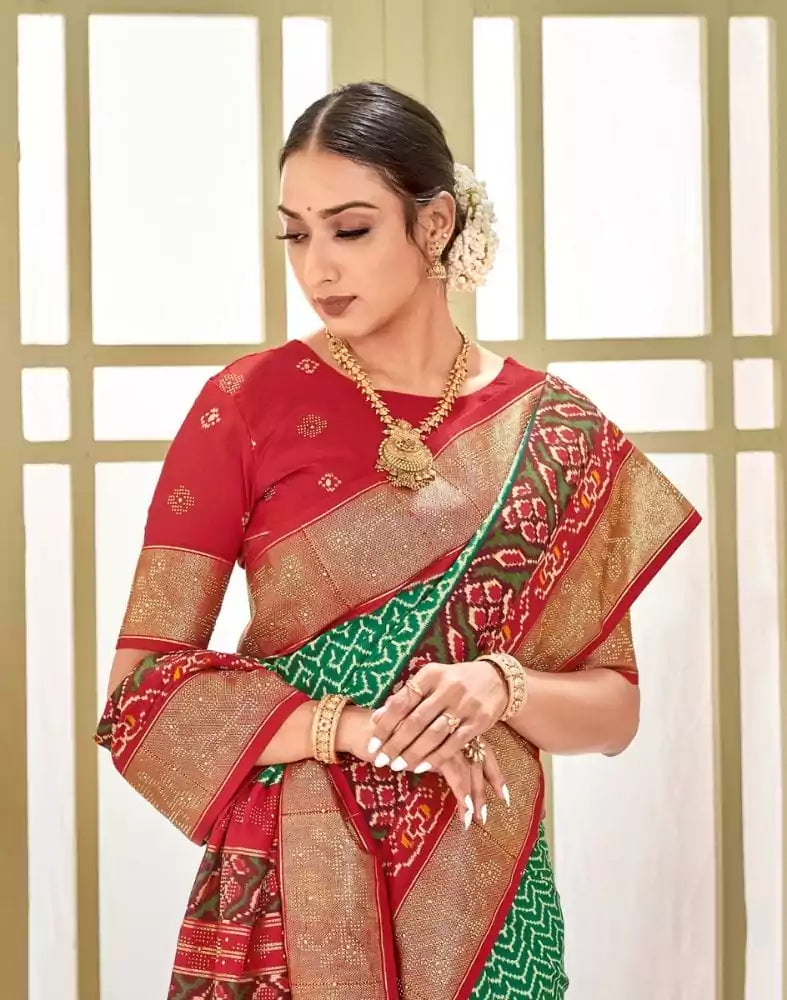 Image of Green Chevron Pattern Patola Saree