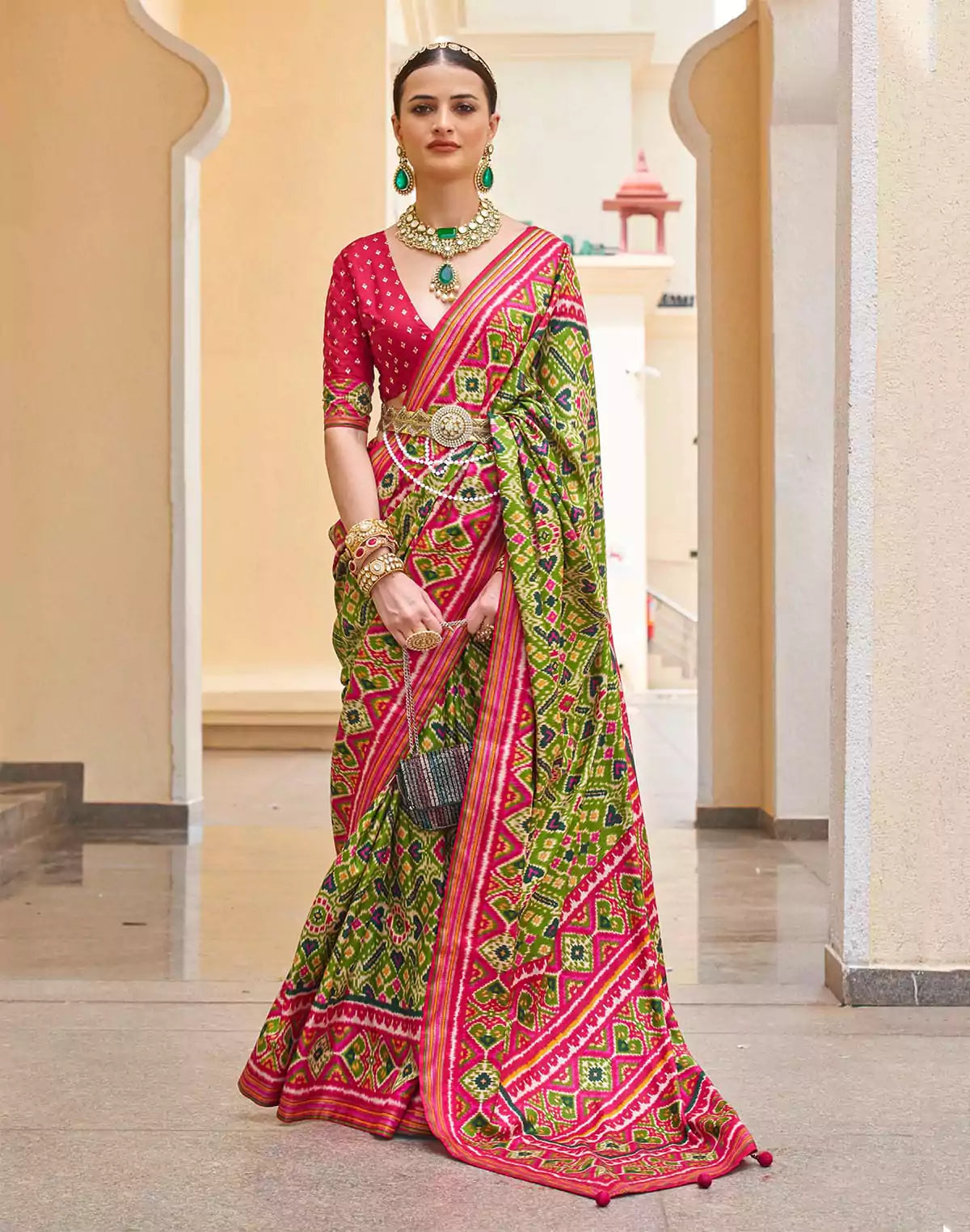 Image of Green Ikat Print Patola Silk Saree