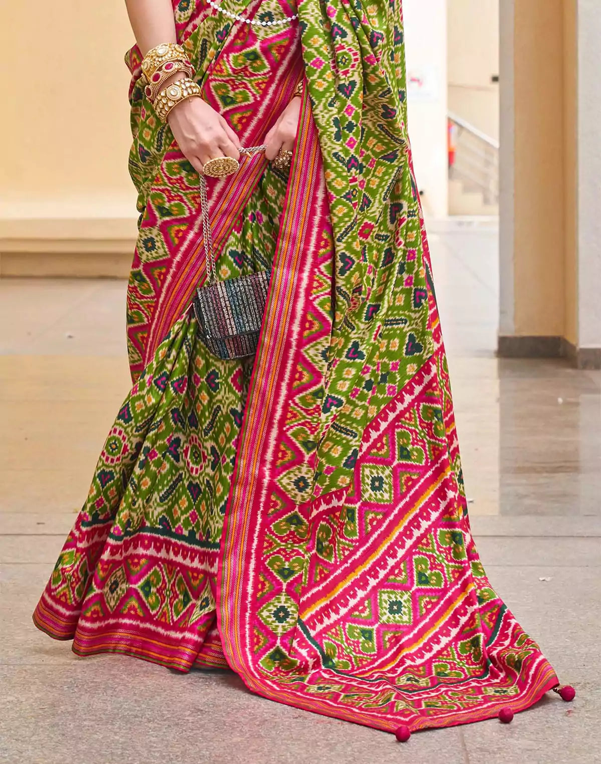 Image of Green Ikat Print Patola Silk Saree