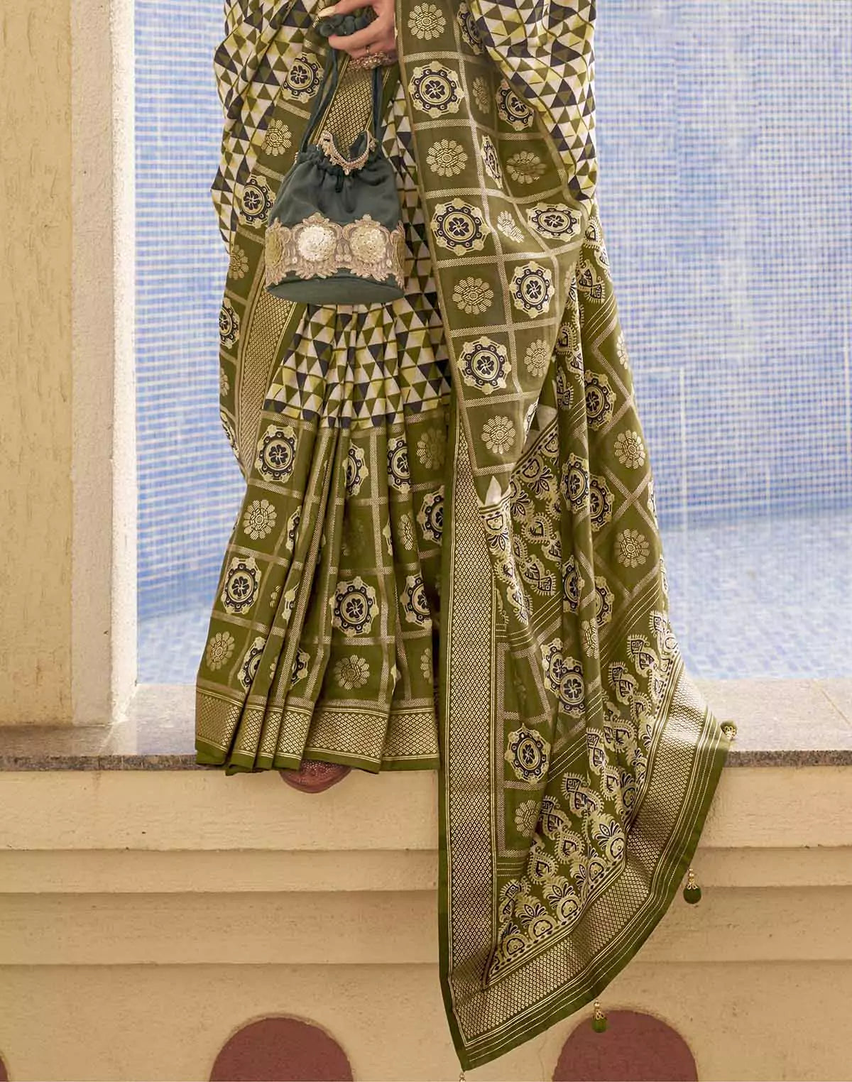 Image of Mehendi Green Geometric Print Soft Silk Saree