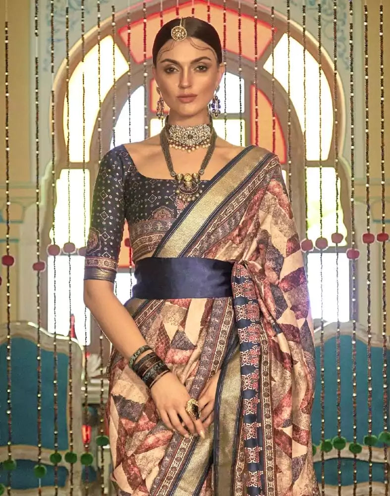 Image of Peach Geometric Print Banaras Silk Patola Saree