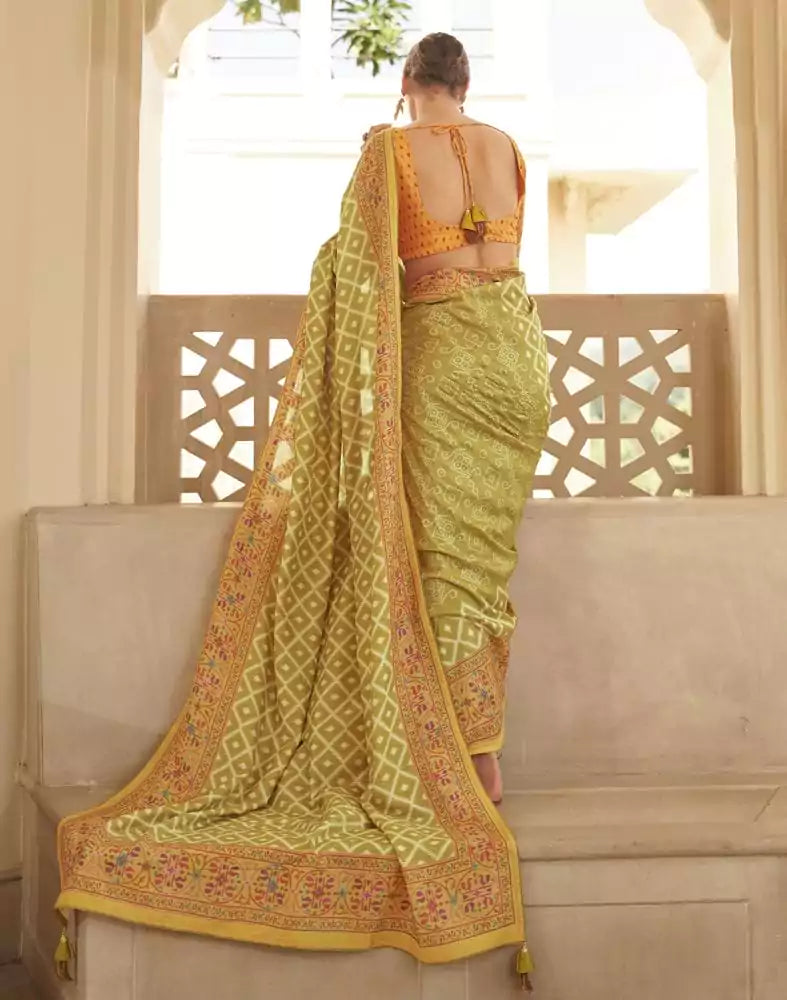 Image of Mehendi Green Geometric Dola Silk Saree