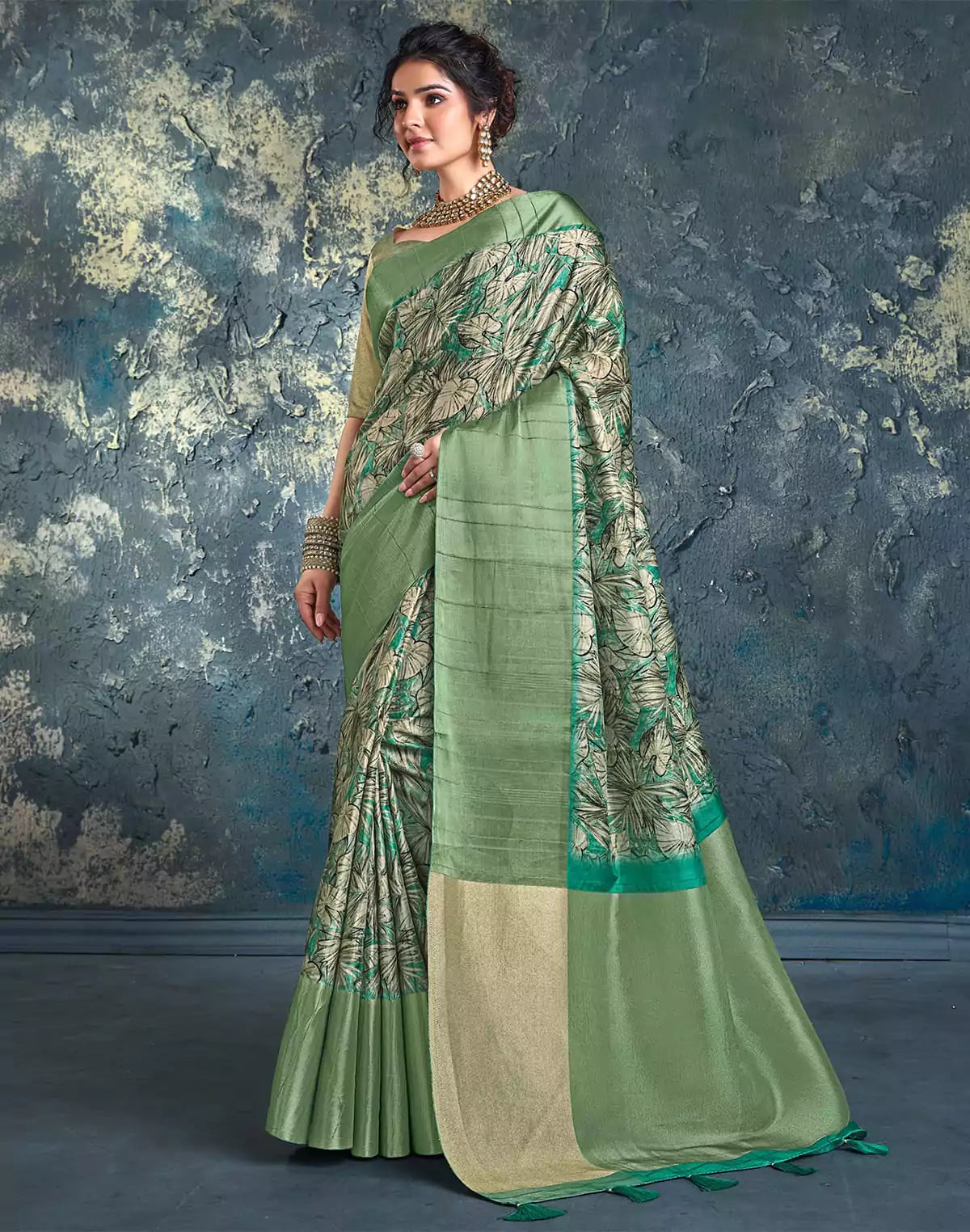 Image of Green Plain Kaddi Border Jute Saree