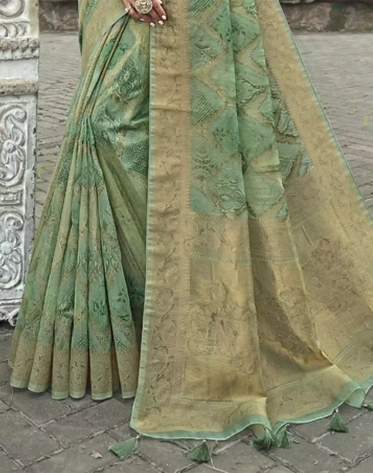 Image of Green Coloured Floral Weaving Fancy Jute Saree