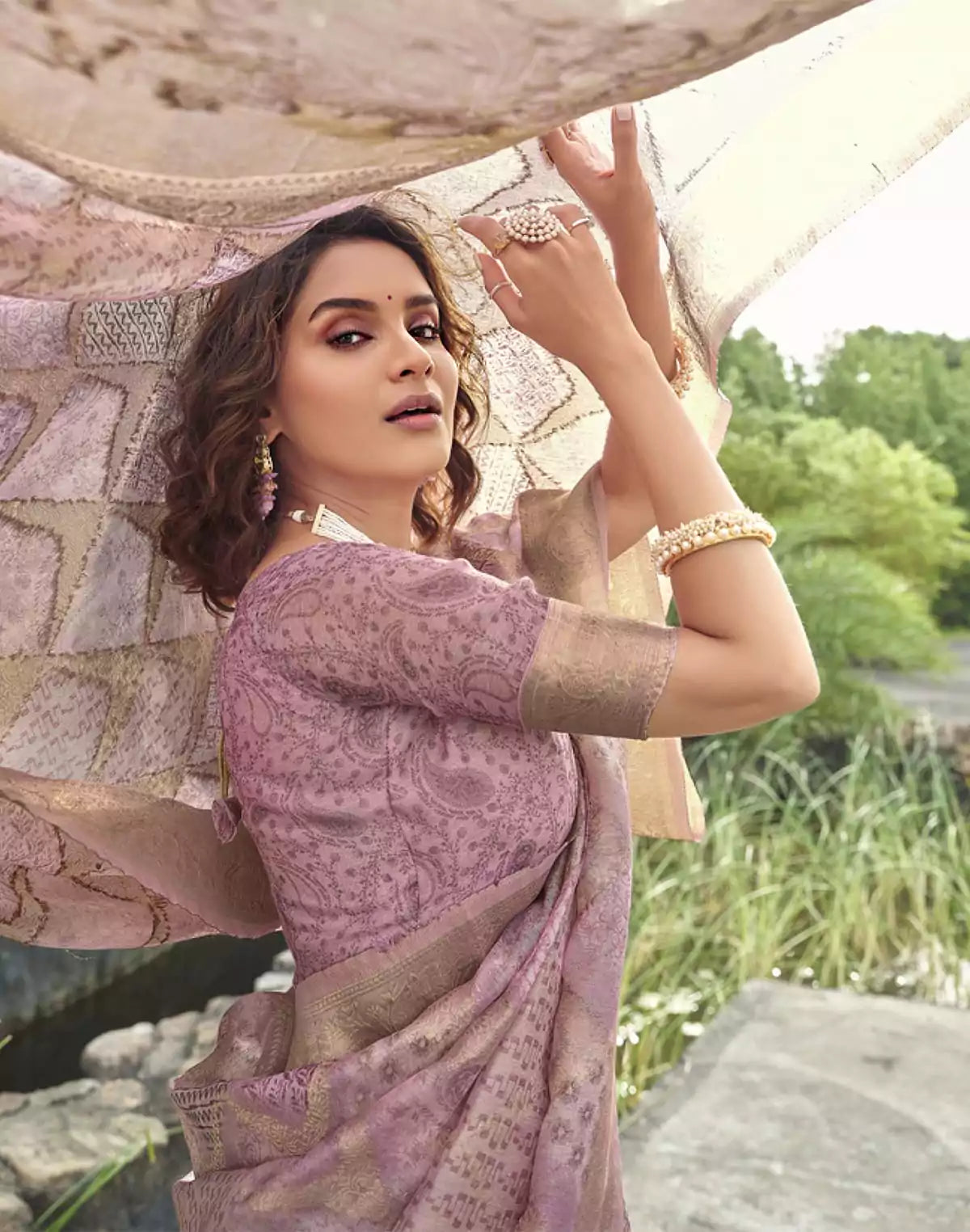 Image of Pink Color Jute Saree with beautiful Zari Pallu