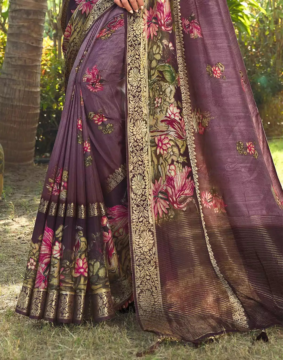 Image of Light Purple All over Floral bunches Dola Silk Saree