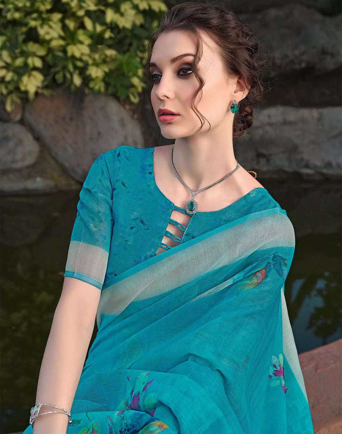 Image of Graceful Green Linen Designer Saree