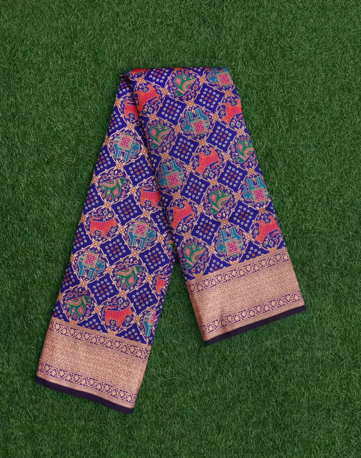 Image of Beautiful Animal Zari design Banaras Saree