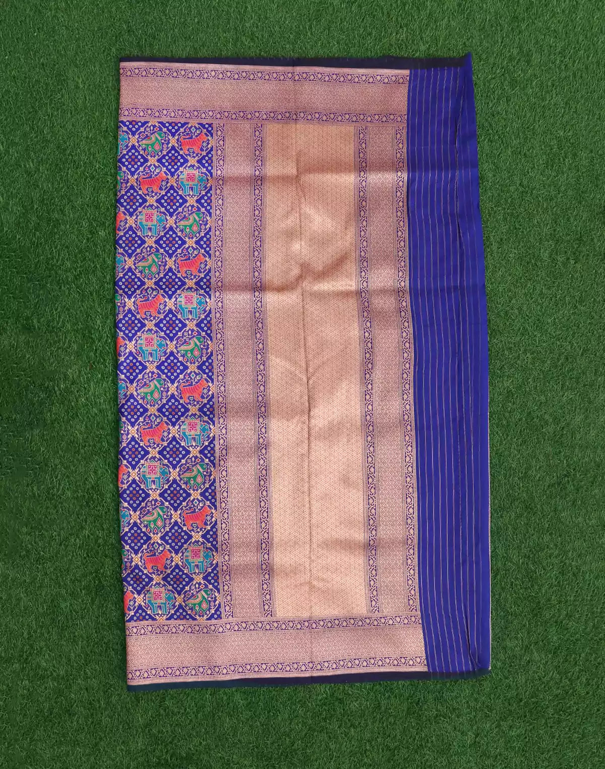 Image of Beautiful Animal Zari design Banaras Saree