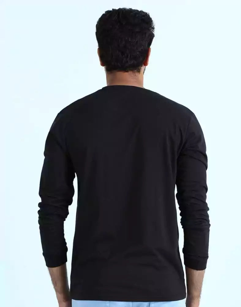 Image of Black Solid Straight Fit Men T-Shirt